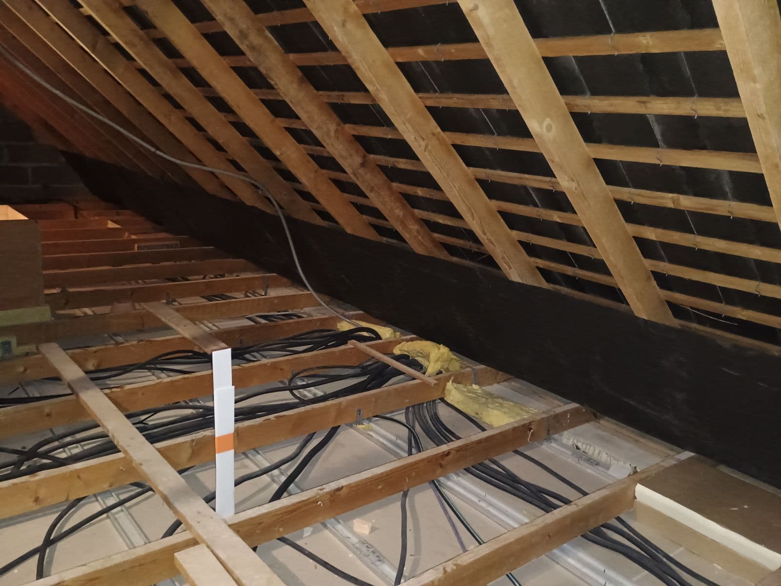 A quoi sert le déflecteur dans l'isolation des combles ? - Kbane