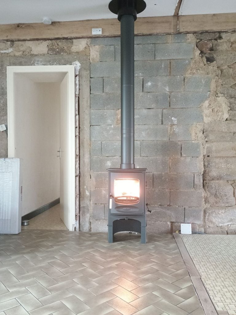 Installation poêle à bois Charnwood à Larchamp (53) Kbane — free download